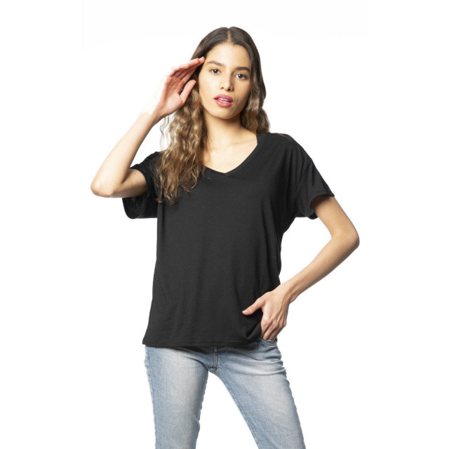 Small Image of Style 55117Weekend Boxy V-Neck